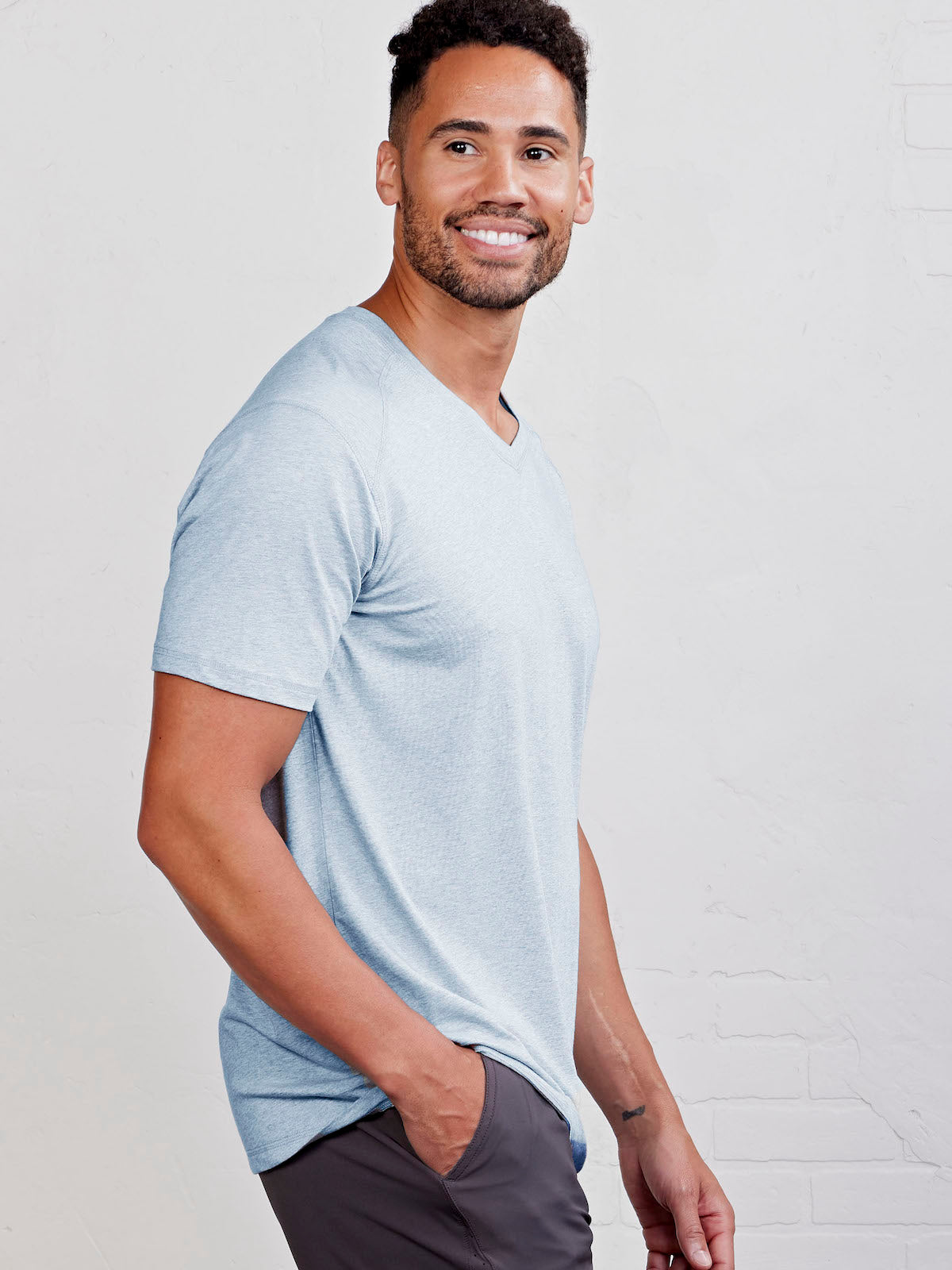 Carrollton Fitness V-Neck T-Shirt - tasc Performance (CloudHeather)