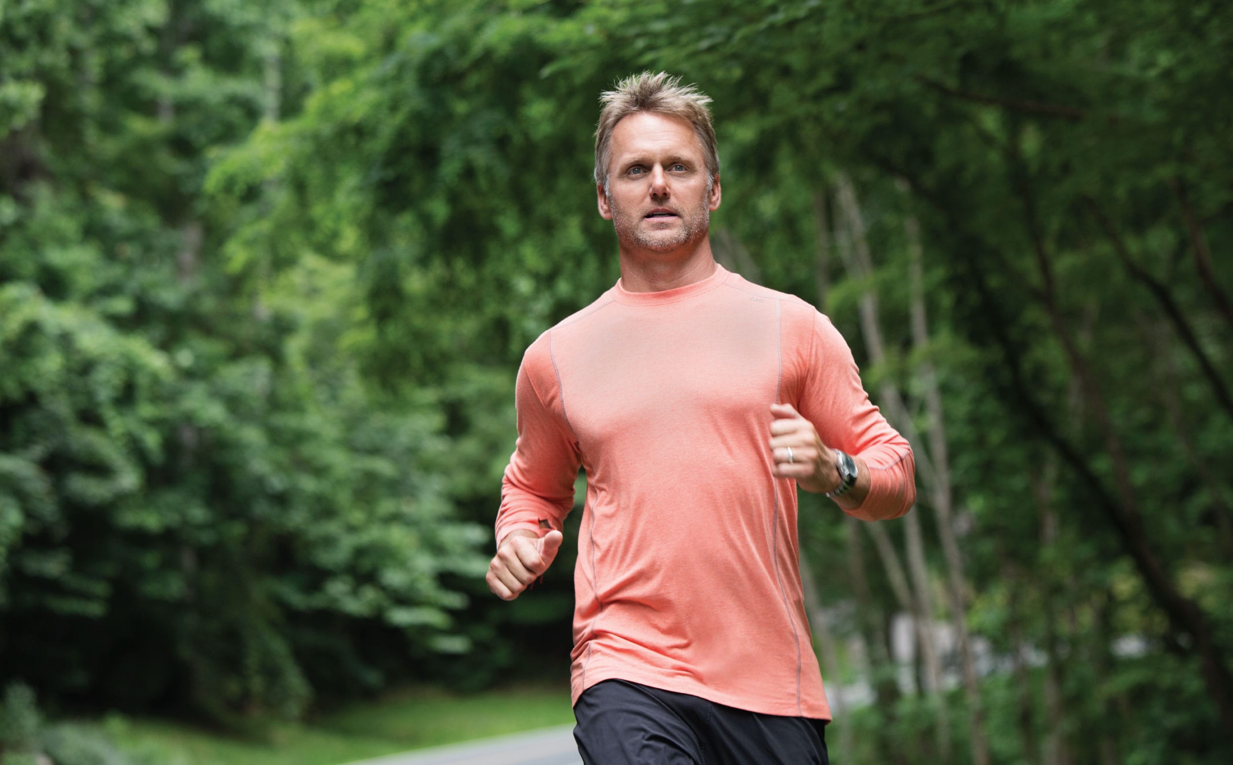 What Are the Best Casual Clothes for Active Movement?