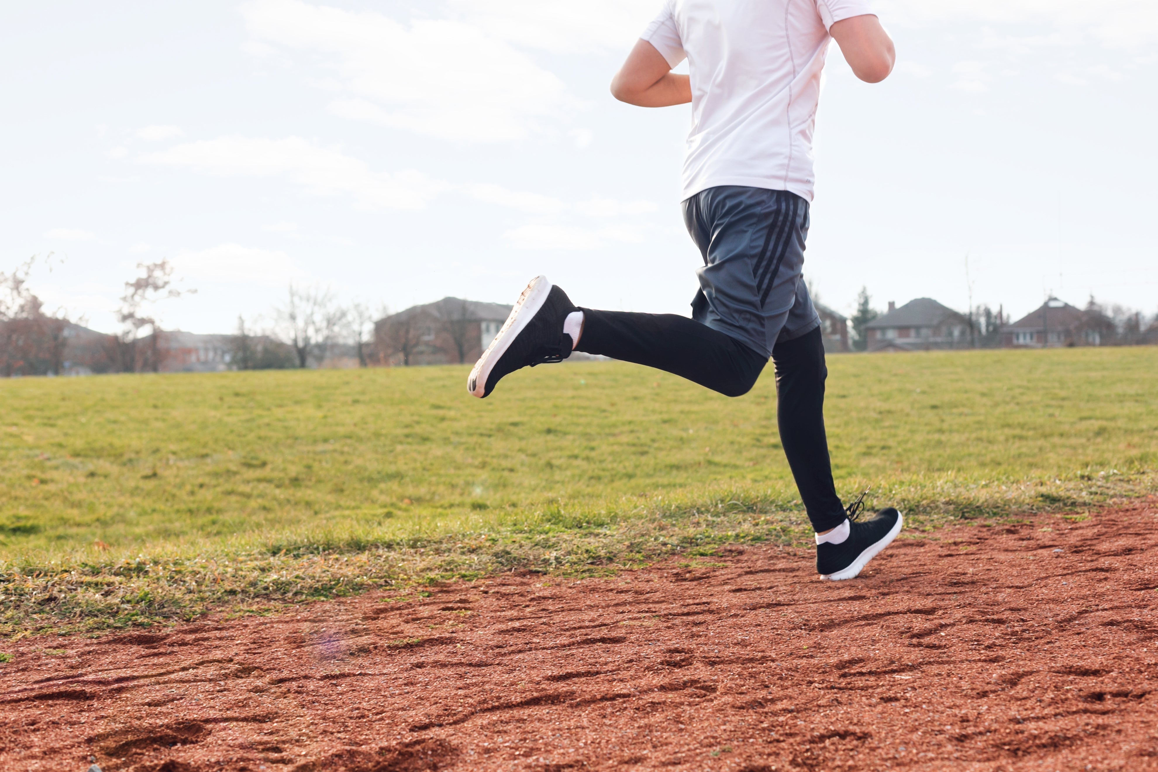 Running Shirts Guide Best Fabrics, Features, and Picks for Every Runn