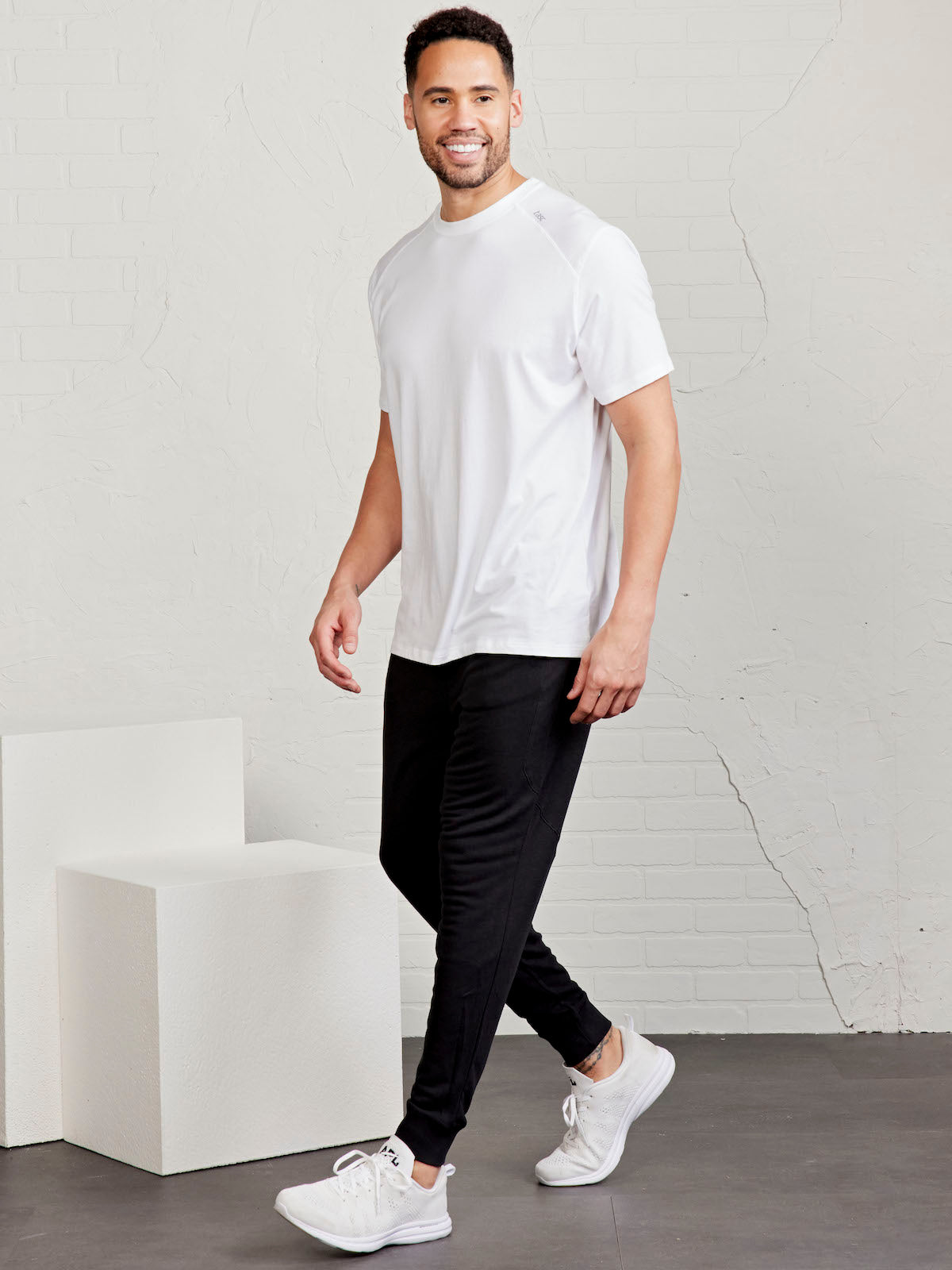 tasc performance stadium jogger (Black)