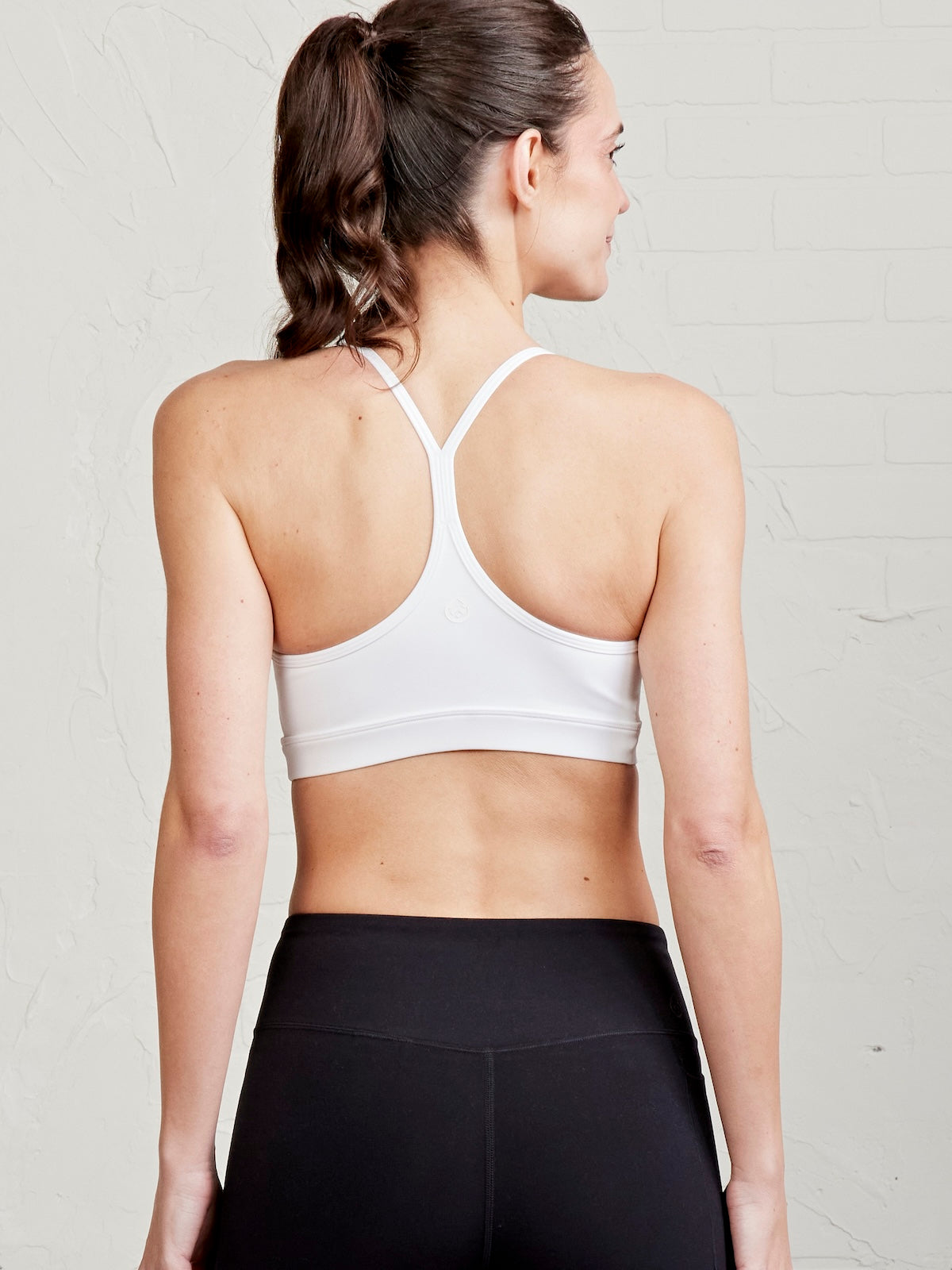 Sculptive Sports Bra Set- White - tasc Performance (White)