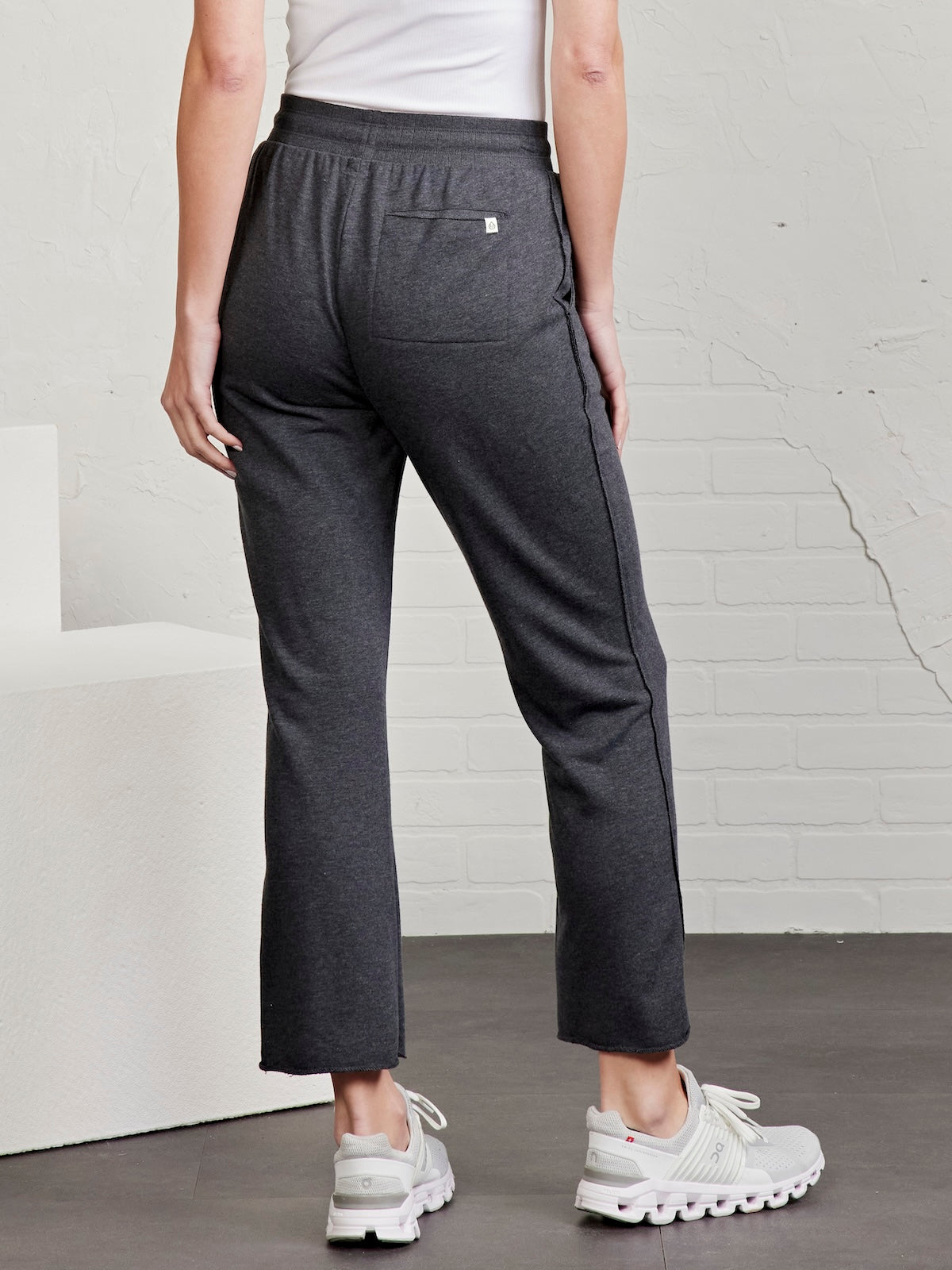 Stadium French Terry Ankle Pant - tasc Performance (IronHeather)