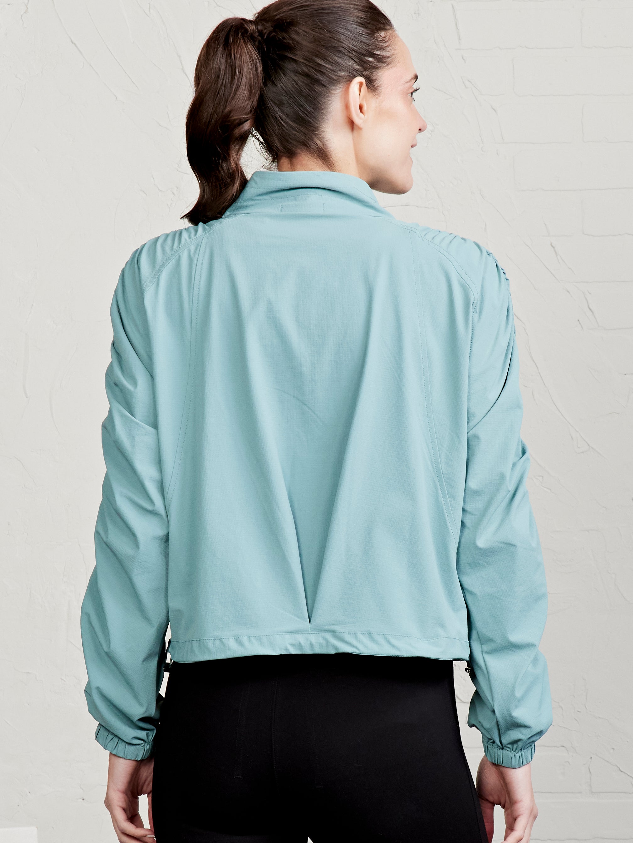 Jet Set Ruched Windbreaker - tasc Performance (GreenQuartz)