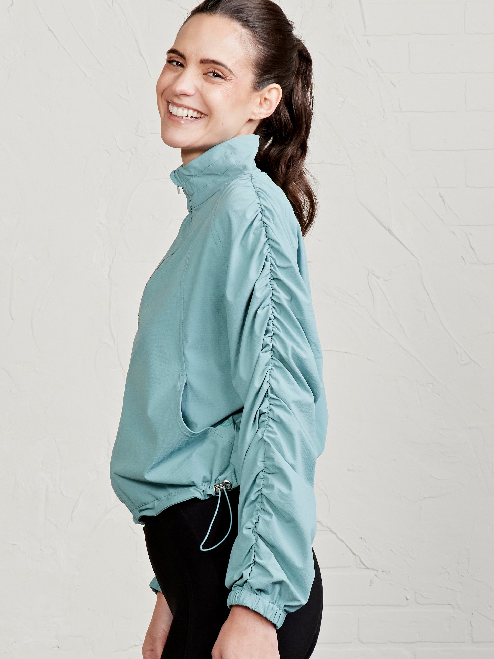 Jet Set Ruched Windbreaker - tasc Performance (GreenQuartz)