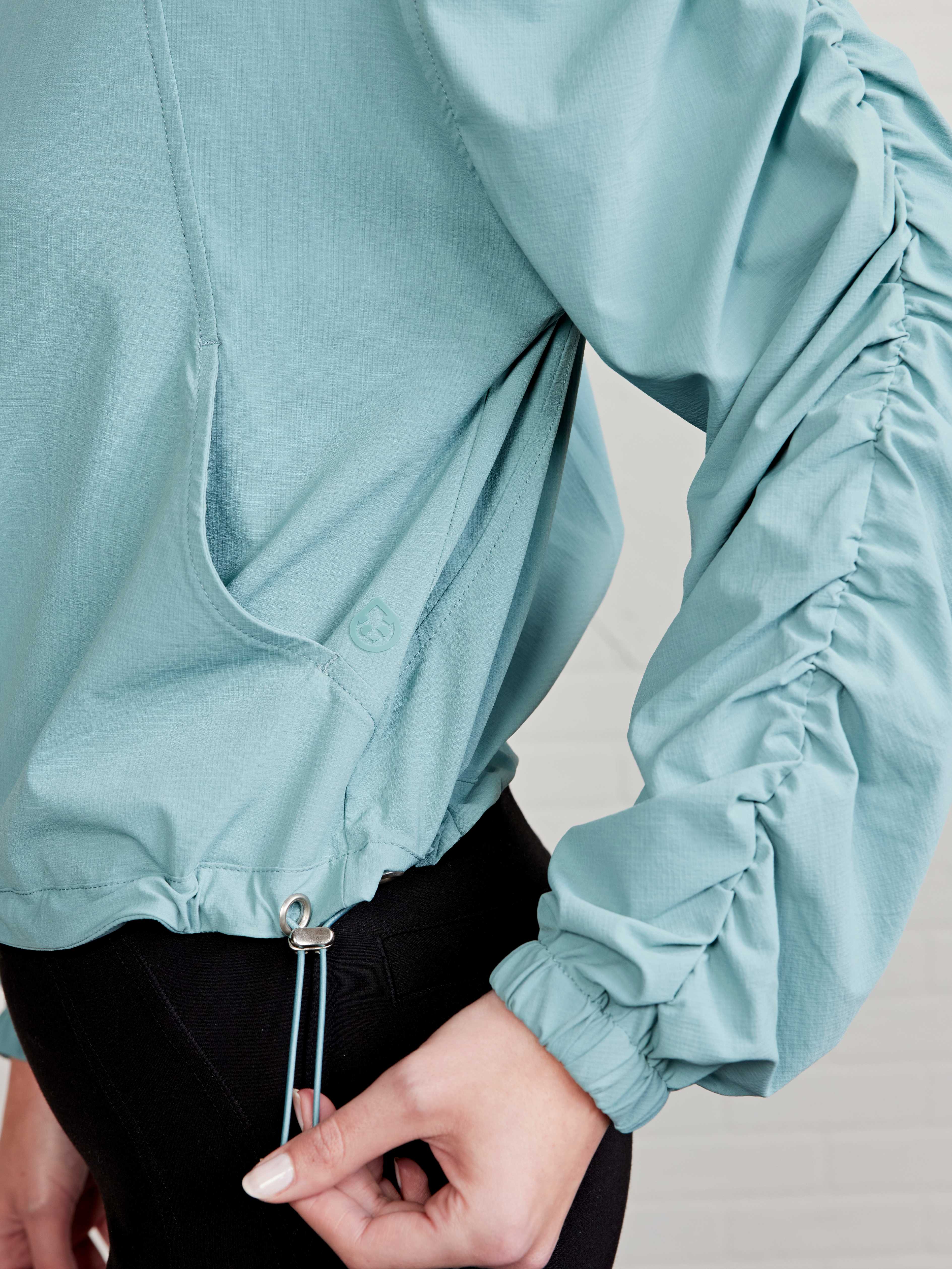 Jet Set Ruched Windbreaker - tasc Performance (GreenQuartz)