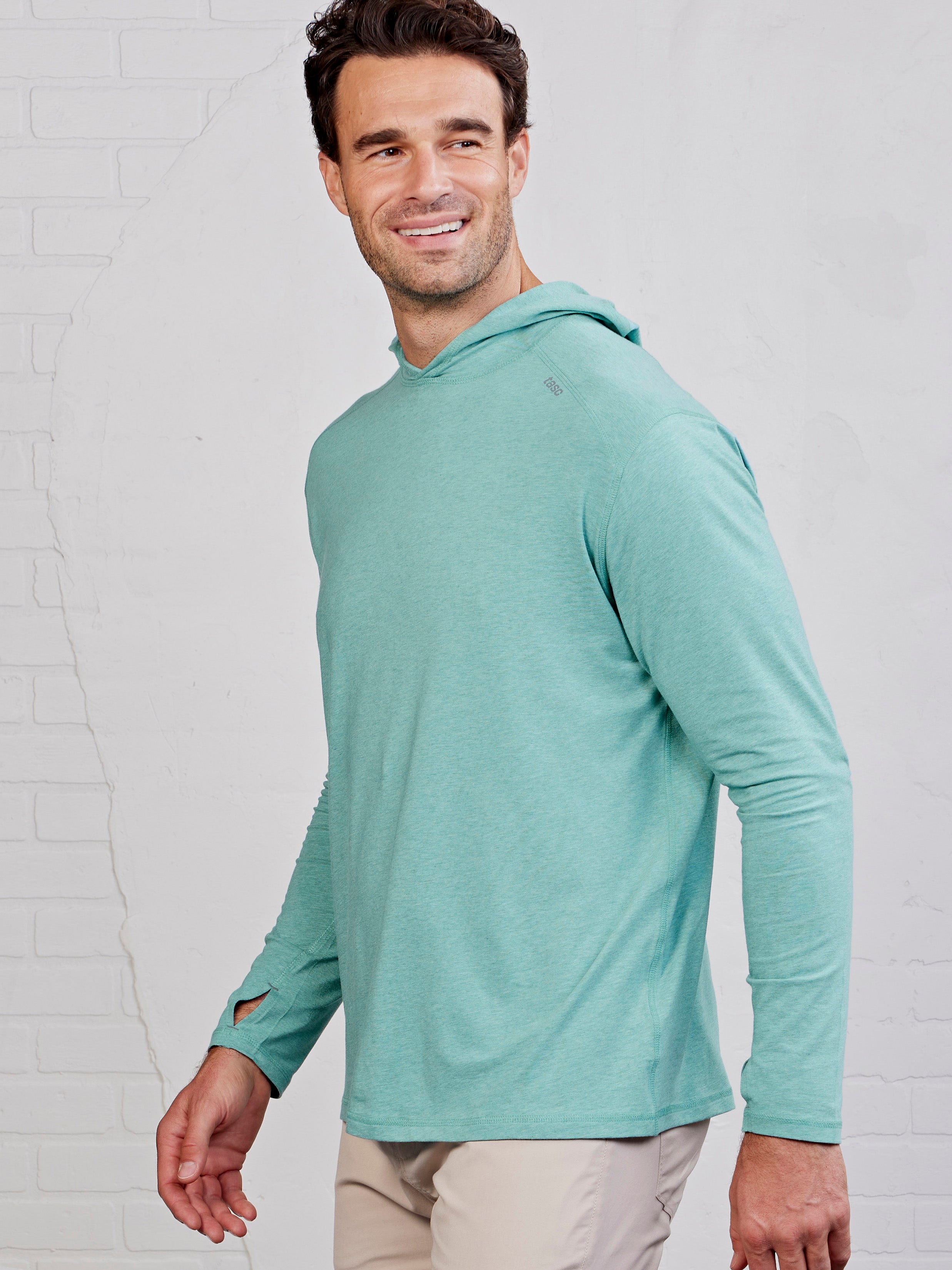 Carrollton Lightweight Hoodie Meadowbrook Heather – tasc Performance