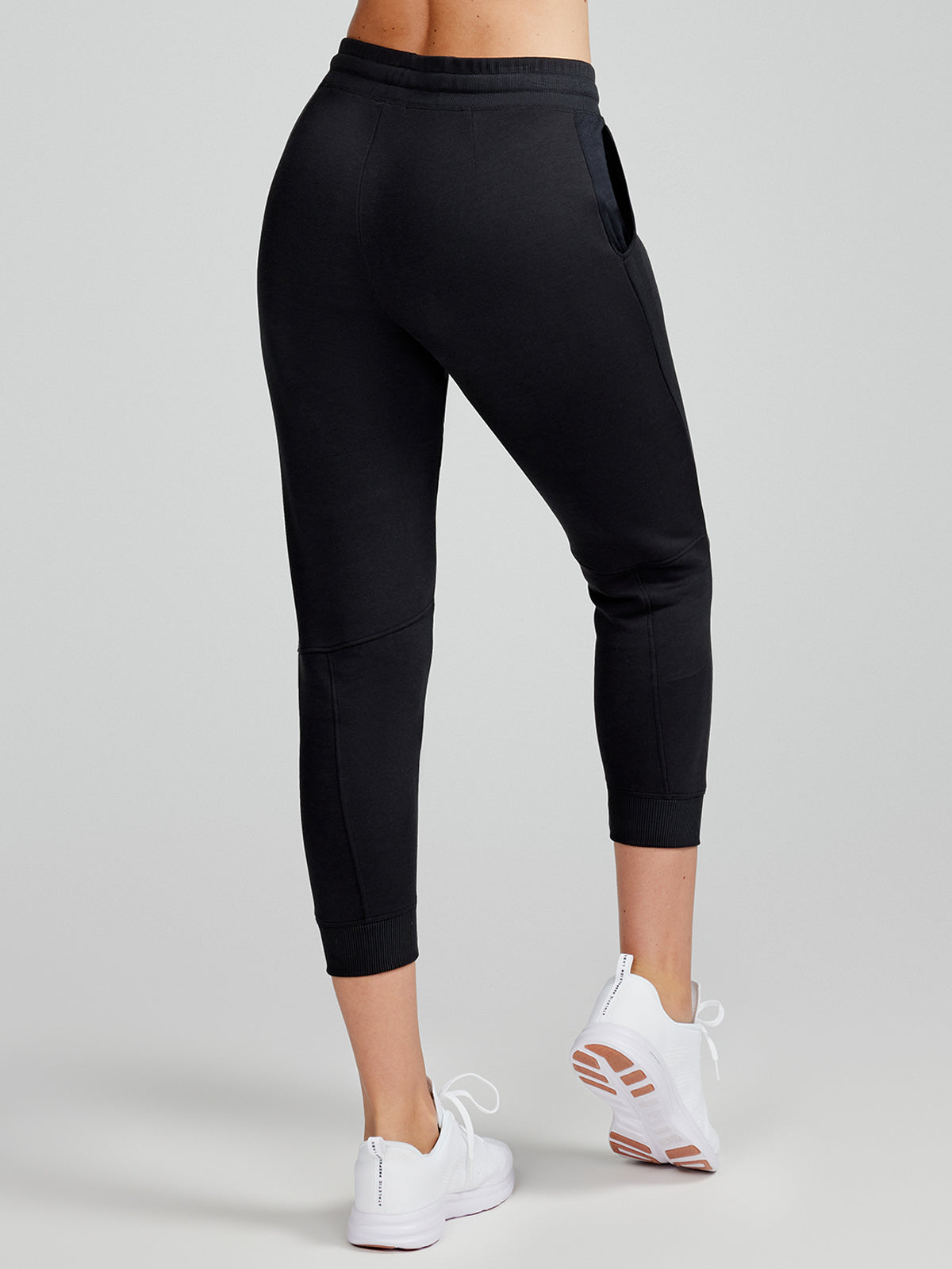 Varsity Brushed Lightweight Jogger W - tasc Performance (Black)