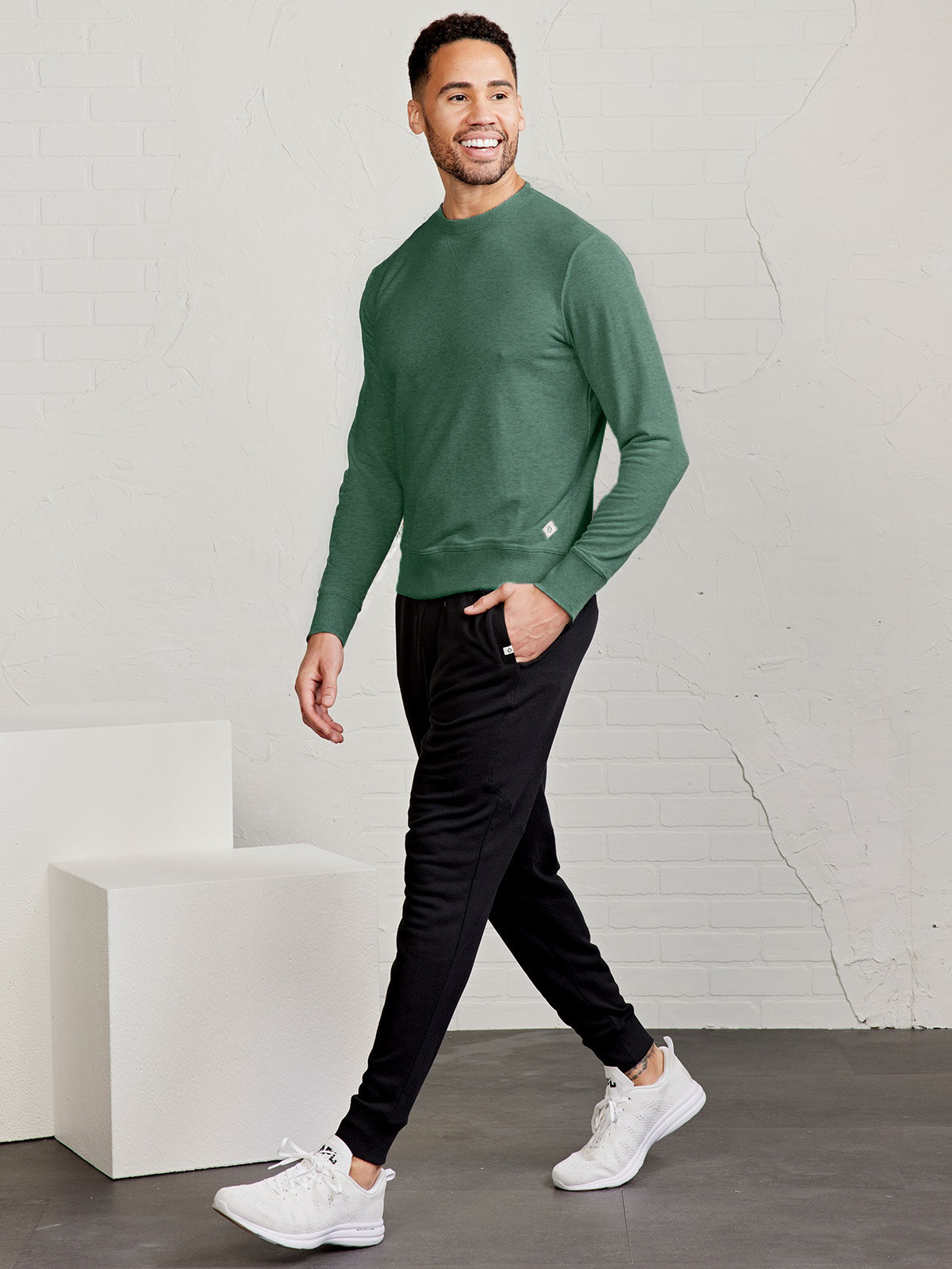 Stadium French Terry Sweatshirt - tasc Performance (SpruceHeather)