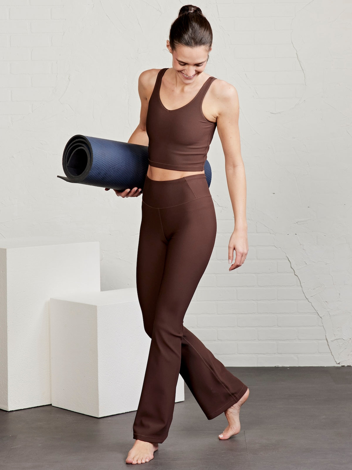 Sculptive Rib Pocket Flare Pant - tasc Performance (Mocha)