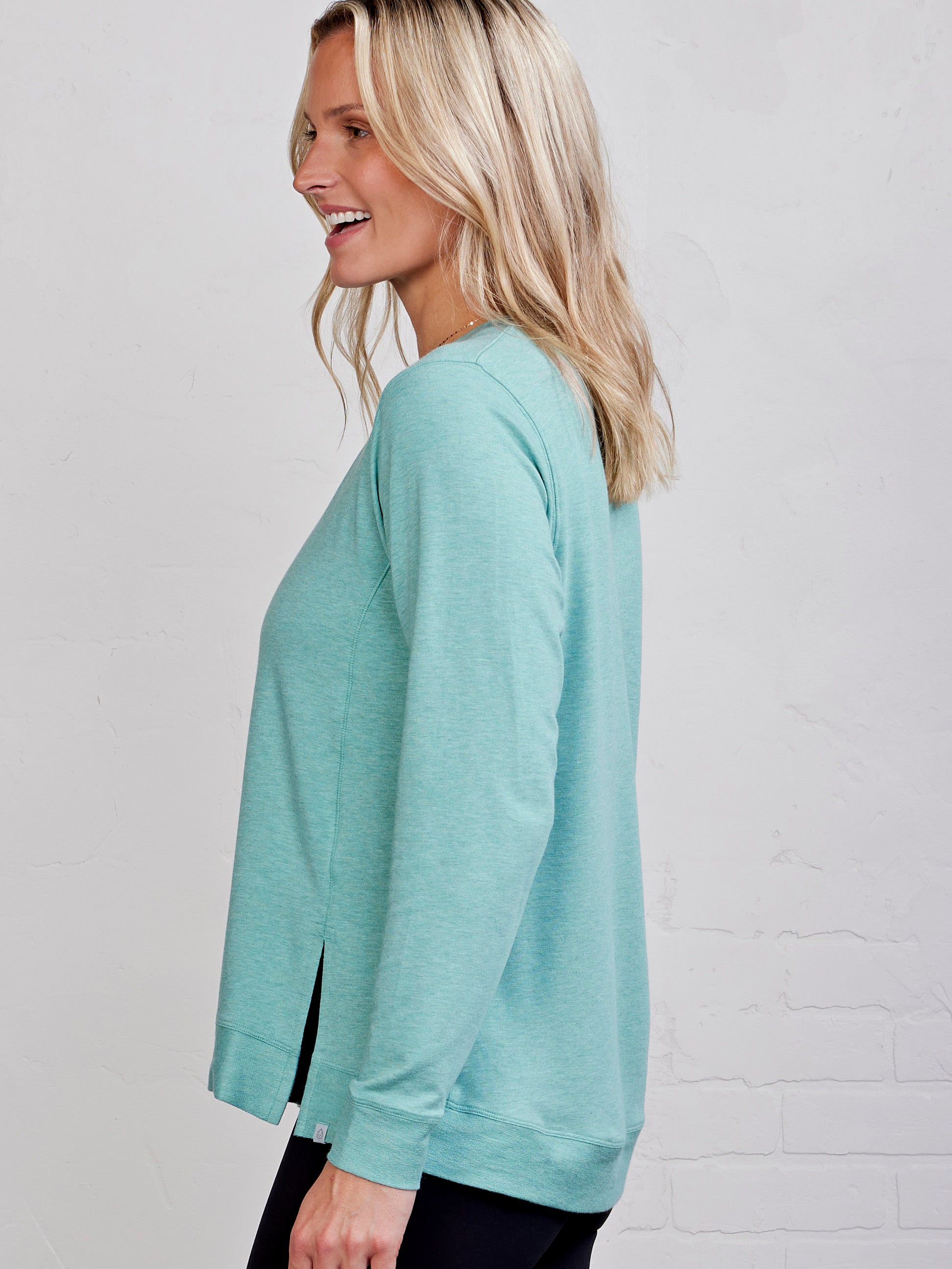 Riverwalk French Terry Sweatshirt 2.0 - tasc Performance (MeadowbrookHeather)