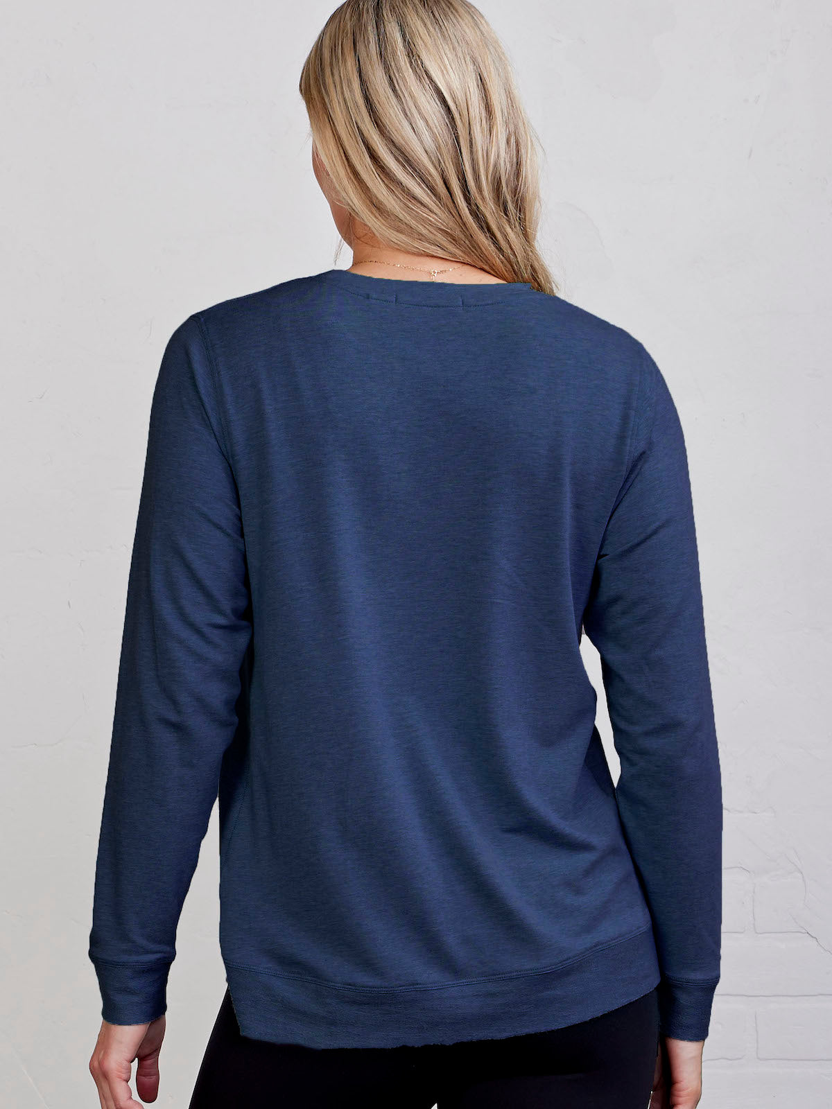 Riverwalk Sweatshirt 2.0 - tasc Performance (ClassicNavyHeather)