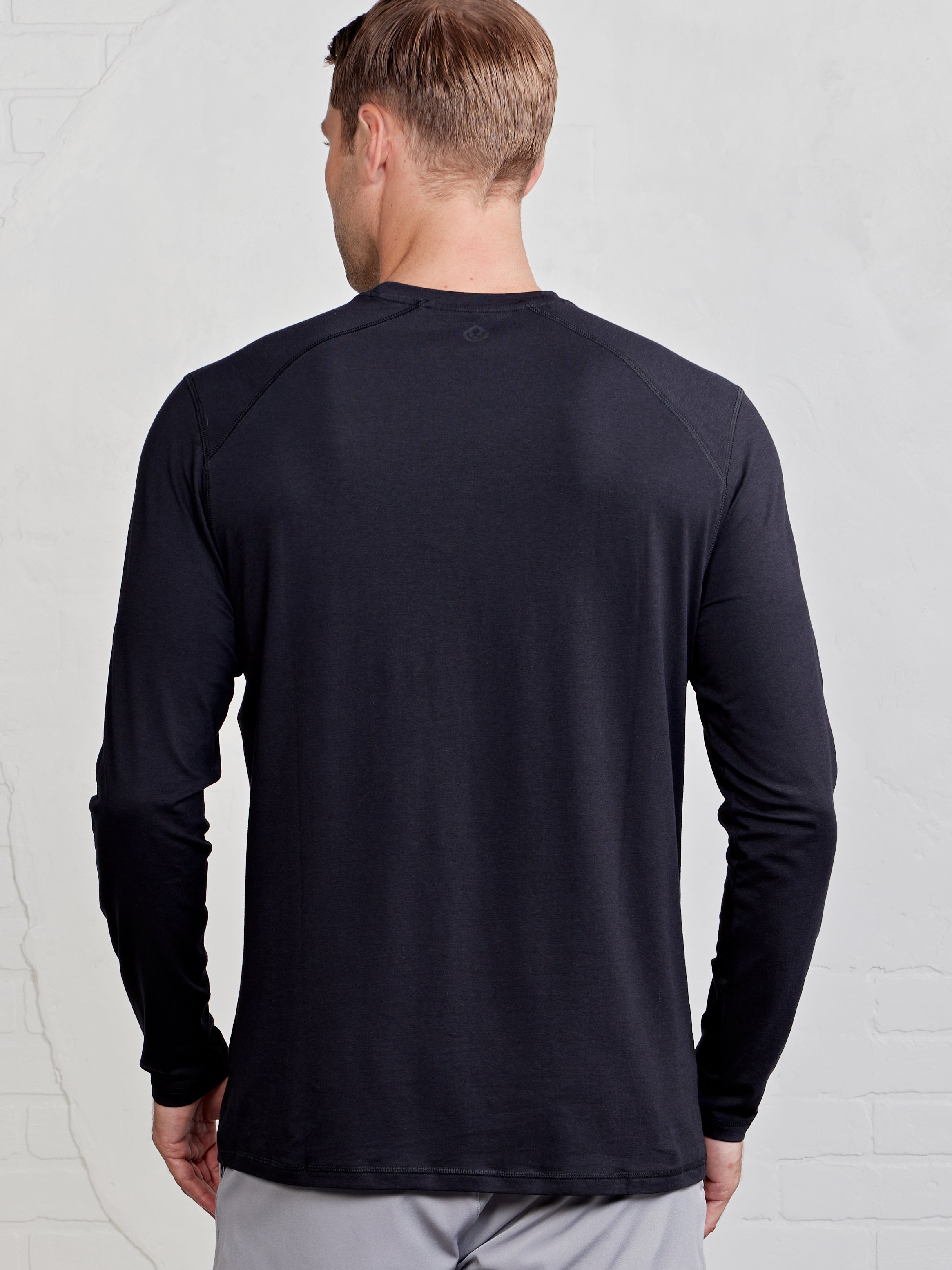 Carrollton Long Sleeve Fitness T-Shirt Black – tasc Performance