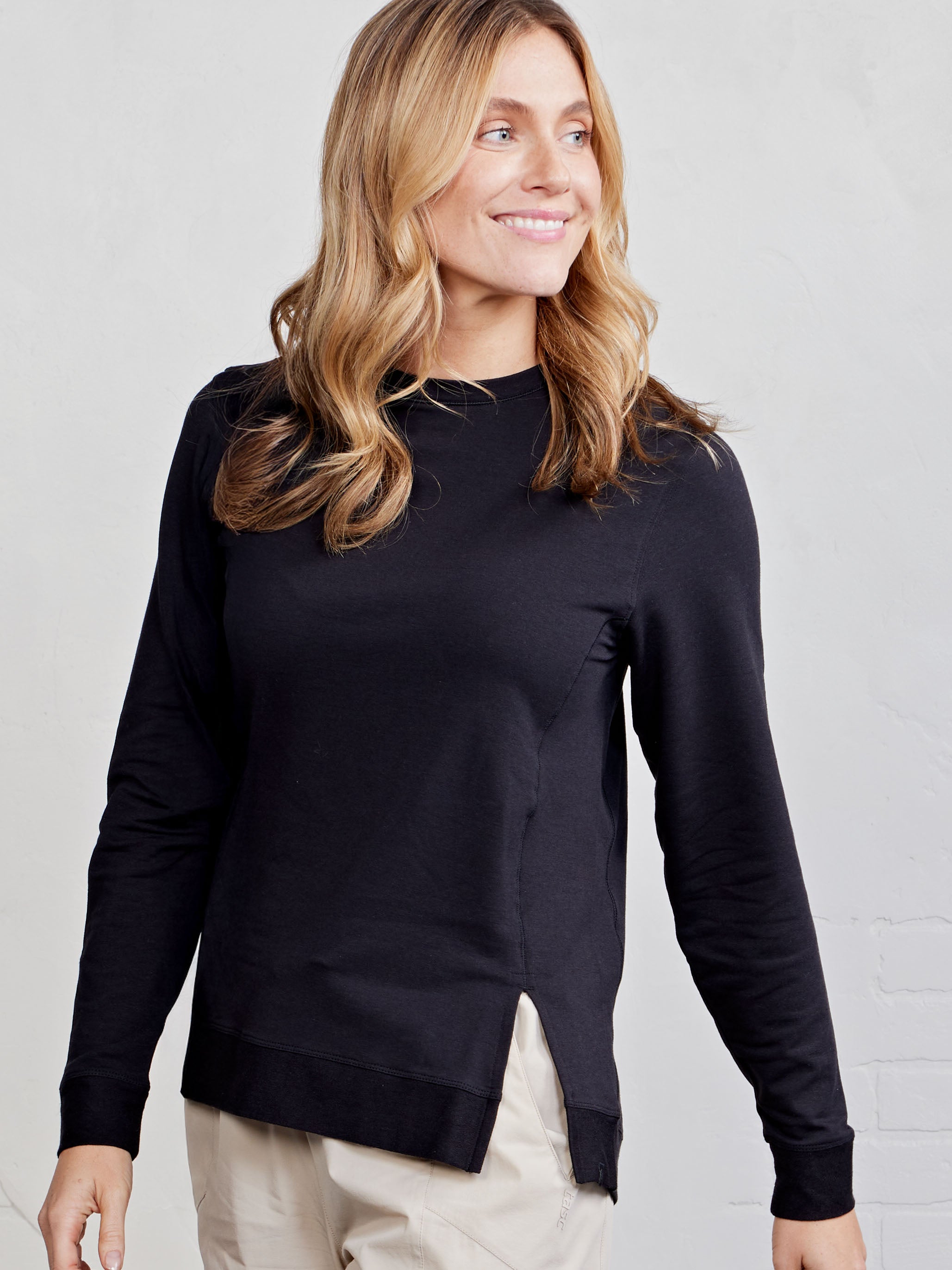 Riverwalk Sweatshirt 2.0 - tasc Performance (Black)