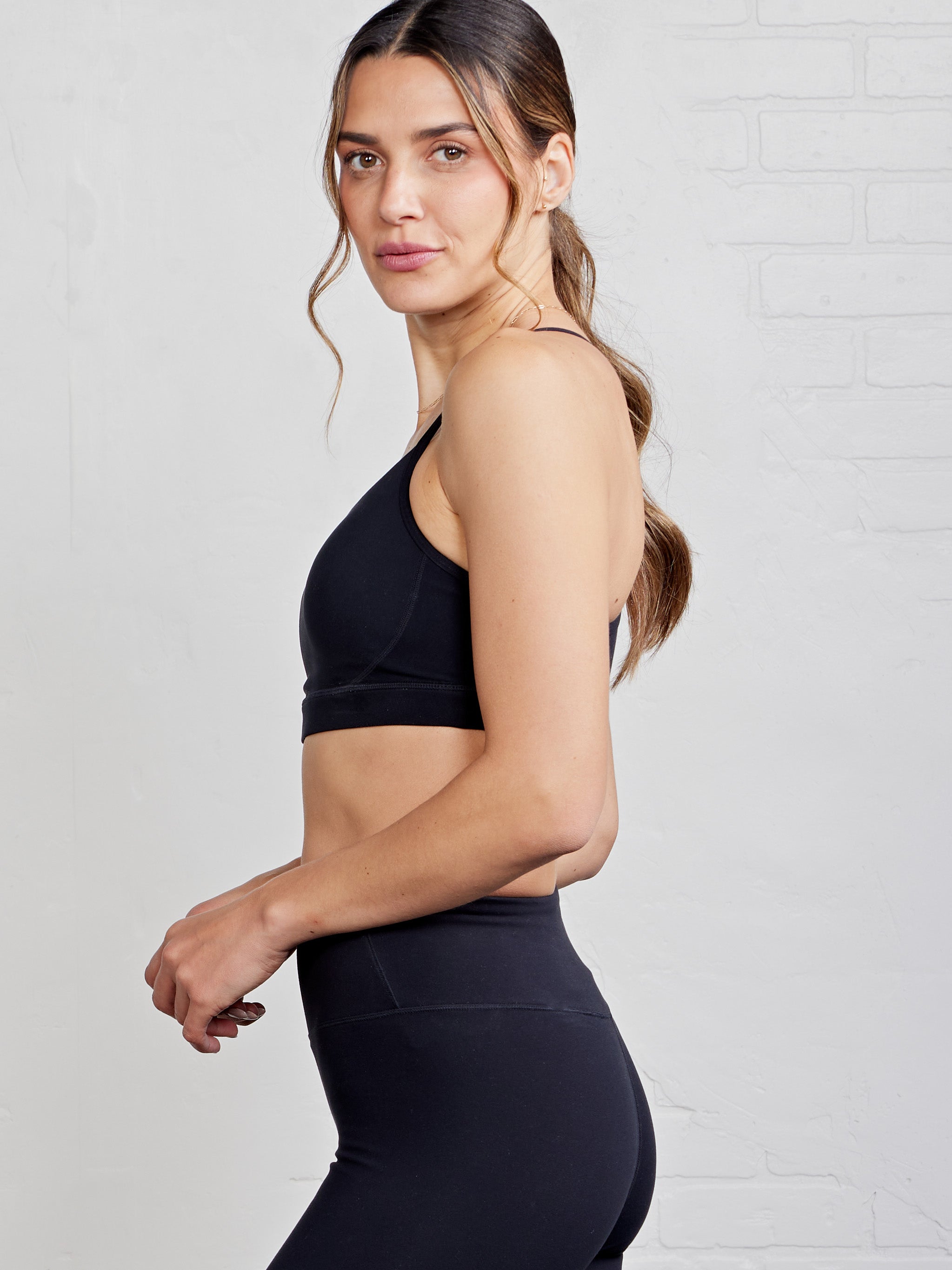 Sculptive Daily Practice Bra - tasc Performance (Black)