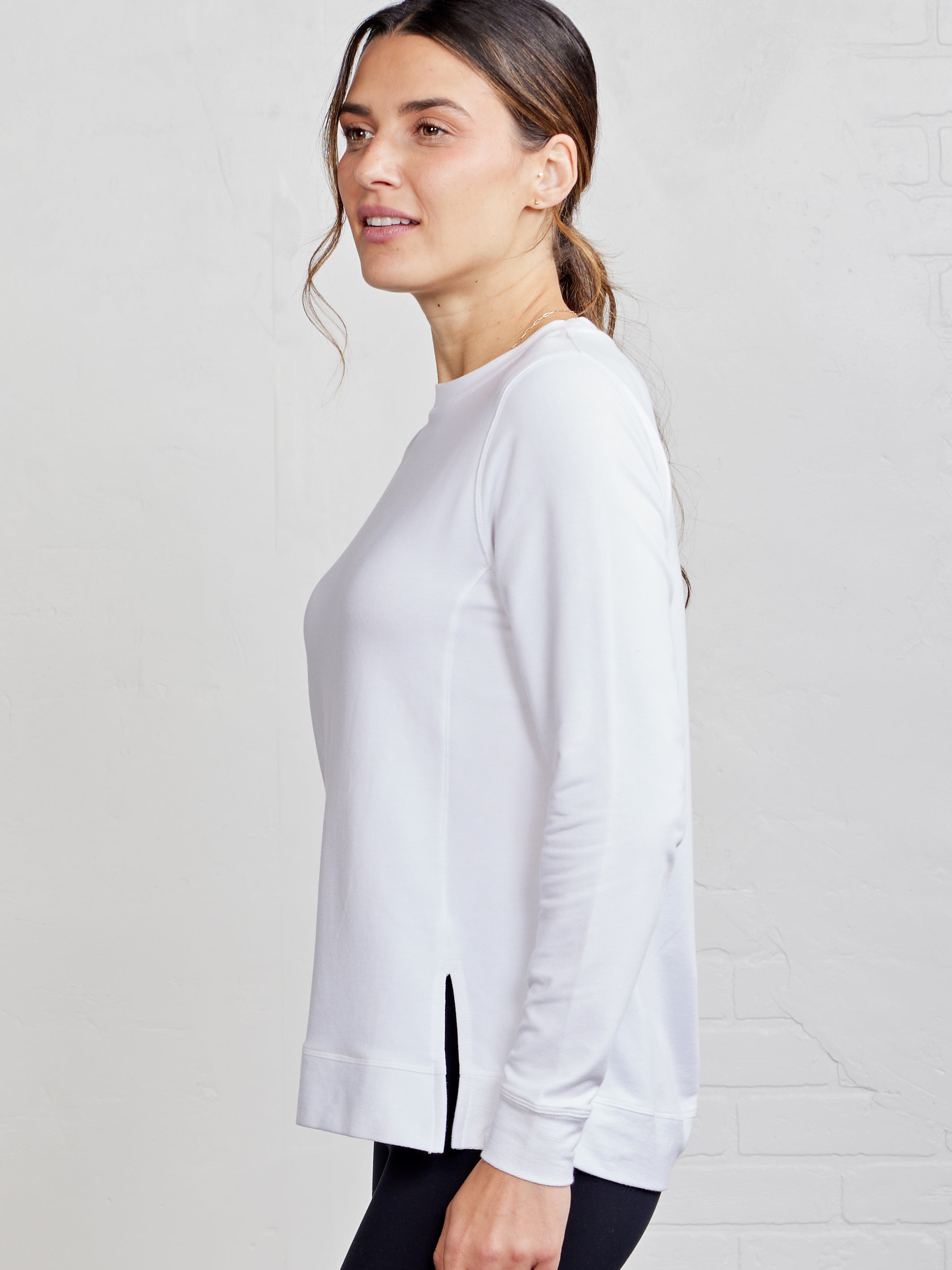 Riverwalk Sweatshirt 2.0 - tasc Performance (White)