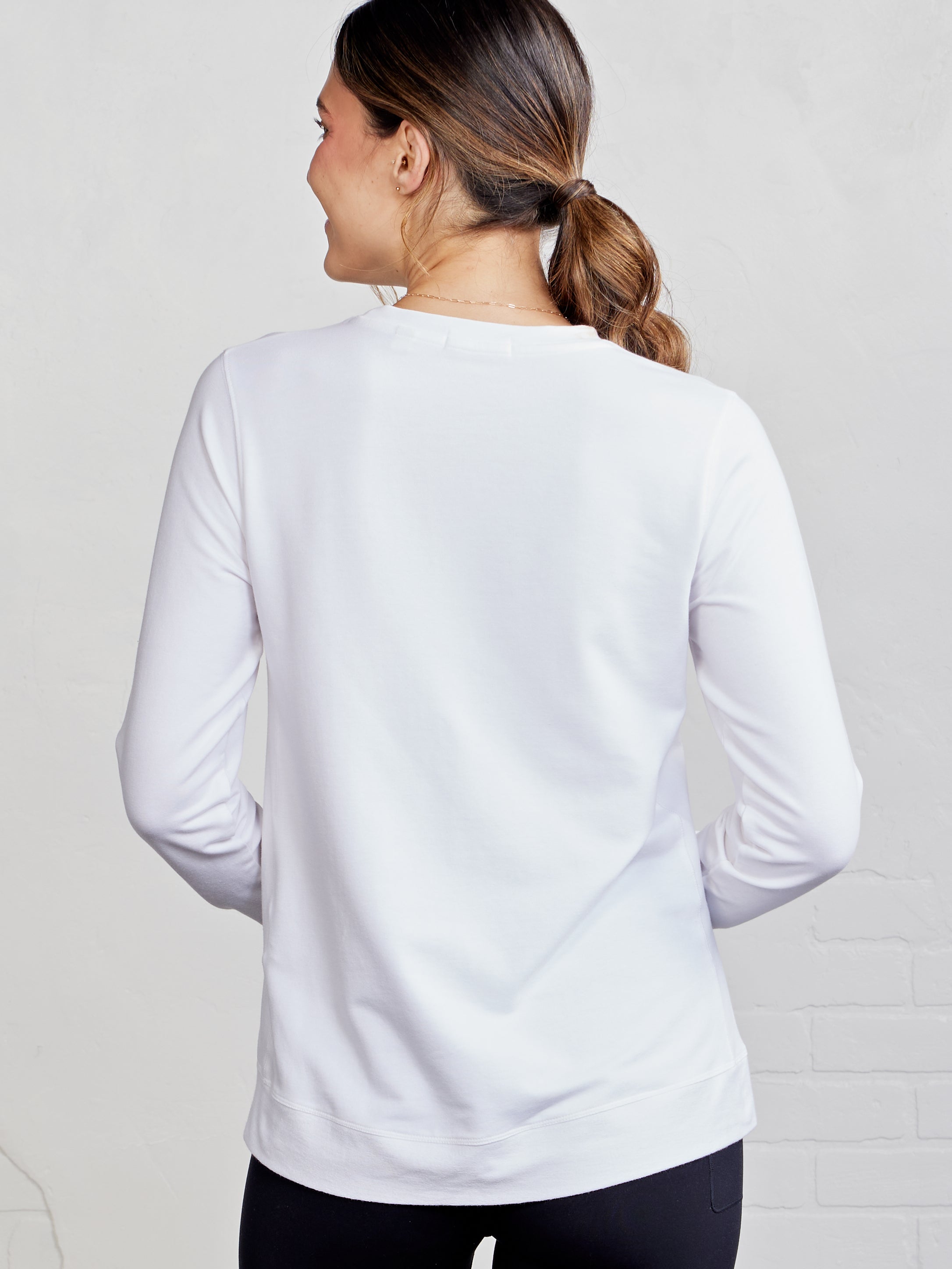 Riverwalk Sweatshirt 2.0 - Tulane tasc Performance (White)