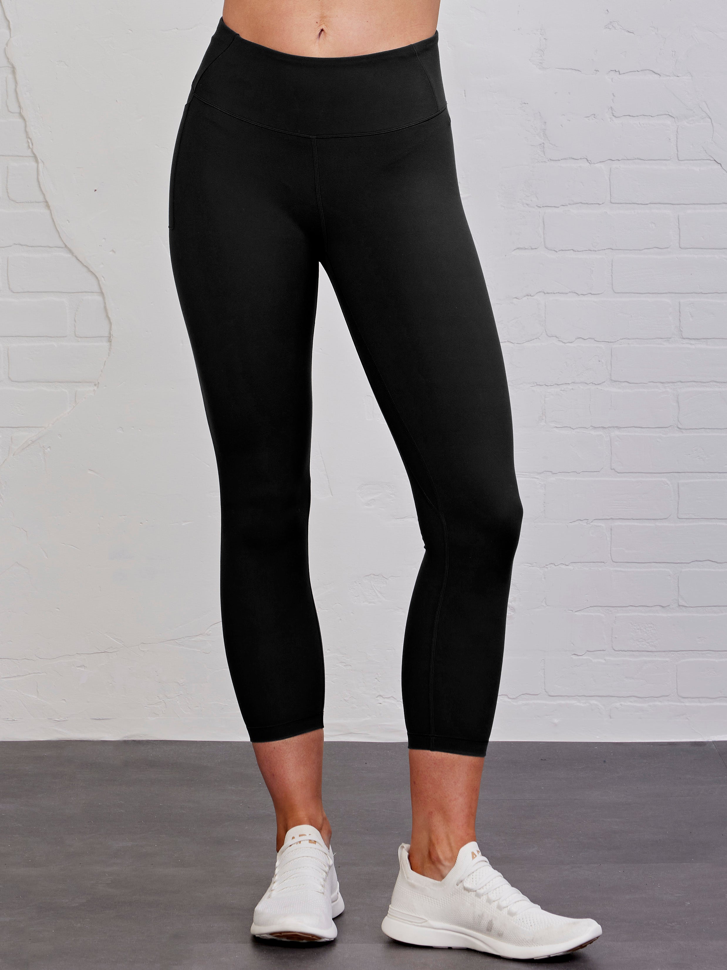 Sculptive Pocket 7/8 Legging - tasc Performance (Black)