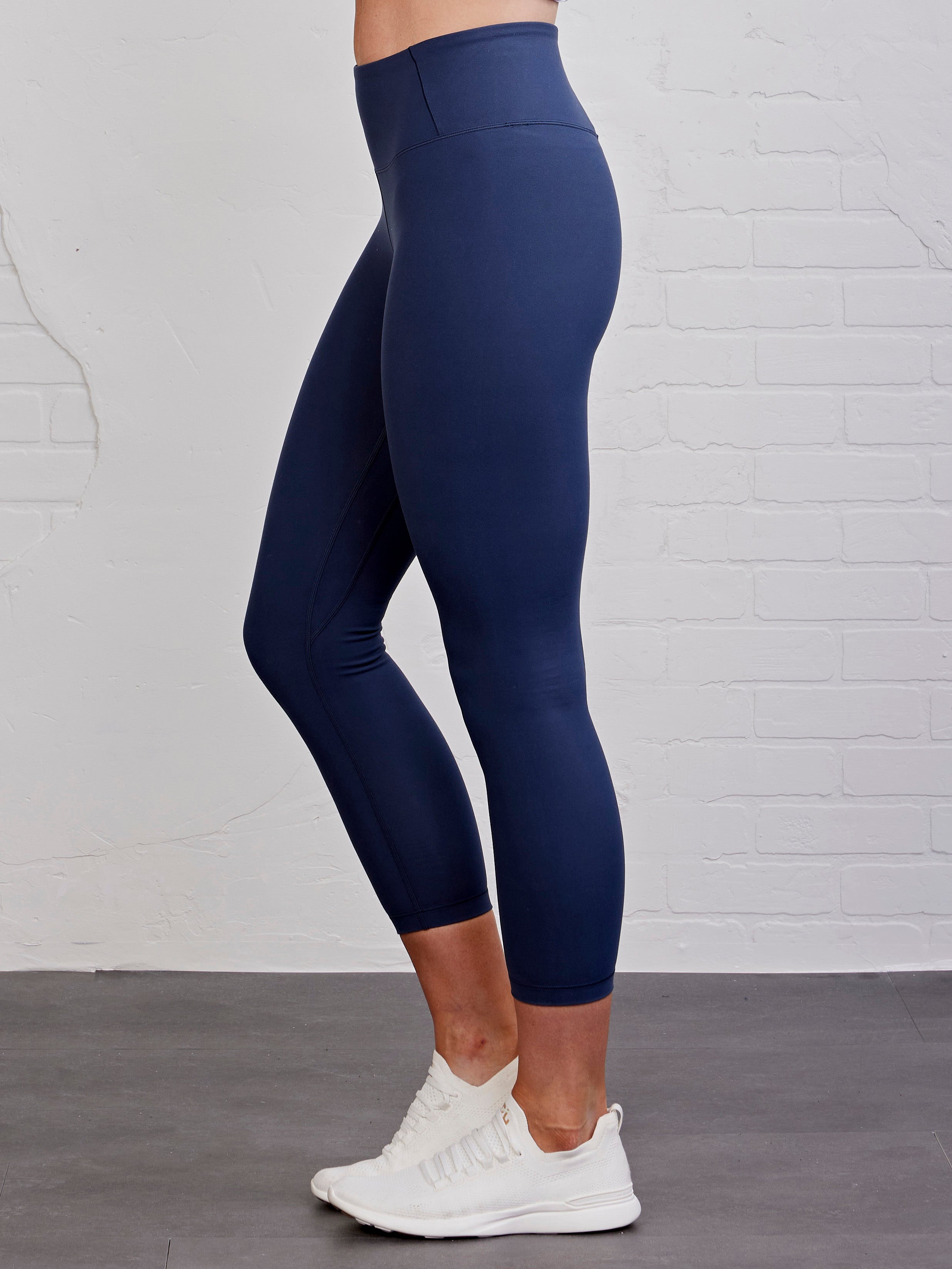 Sculptive Pocket 7/8 Legging Set- Midnight - tasc Performance (Midnight)