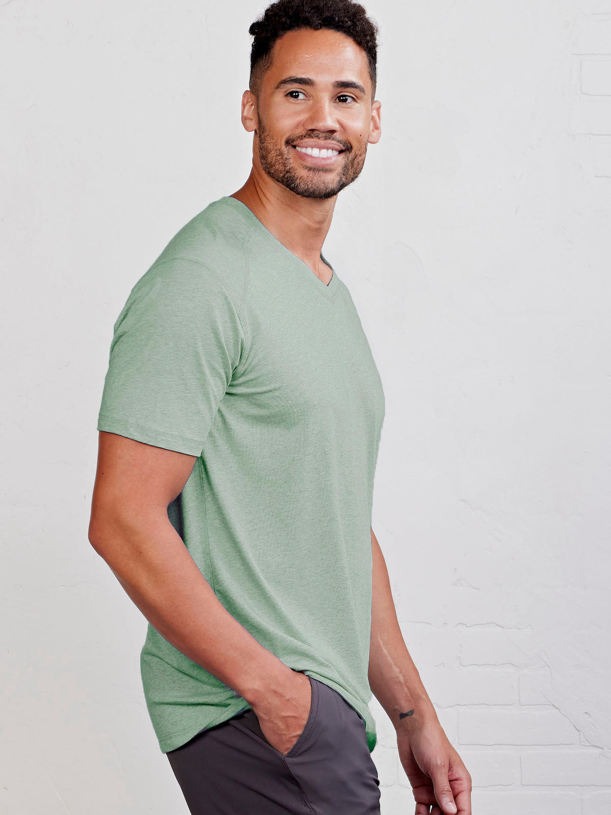 Carrollton Fitness V-Neck T-Shirt - tasc Performance (KelpHeather)