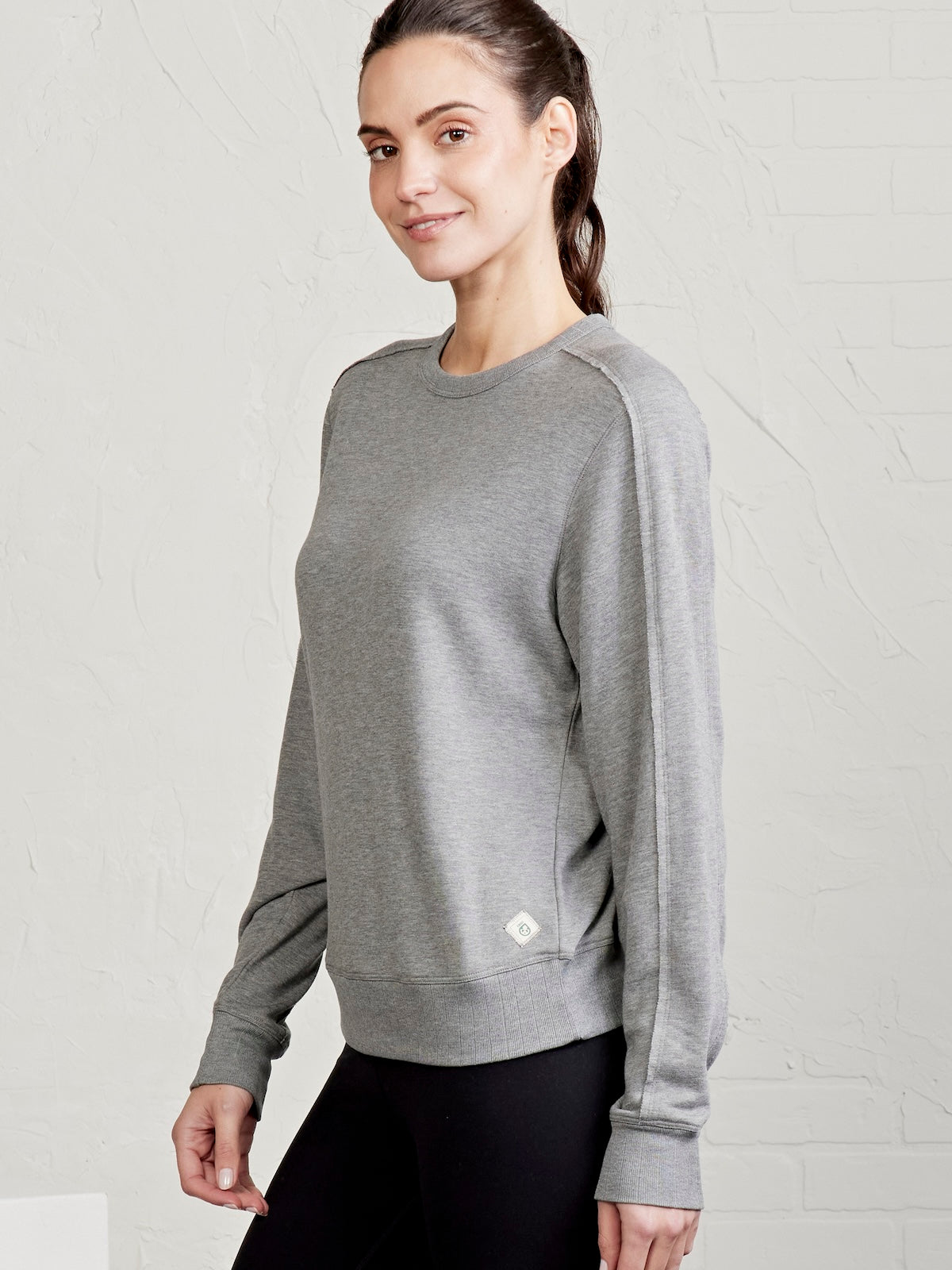 Stadium French Terry Sweatshirt W - tasc Performance (HeatherGray)
