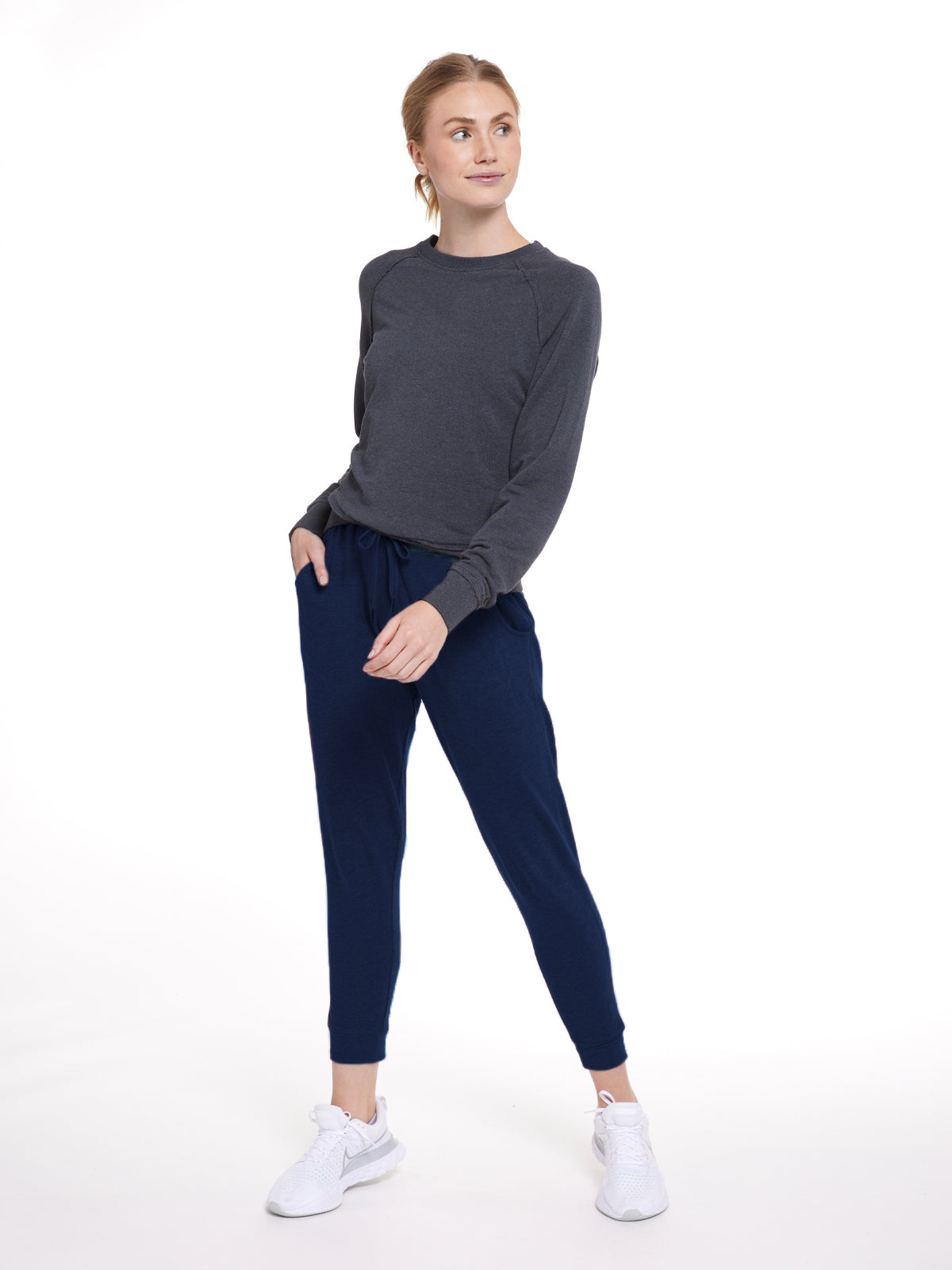 Varsity Lightweight Brushed Jogger - tasc Performance (ClassicNavy)