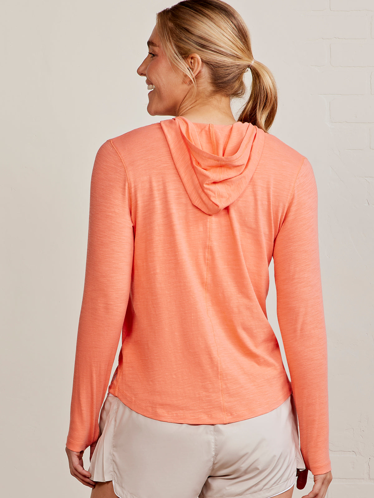 Recess Lightweight Hoodie - tasc Performance (Hibiscus)