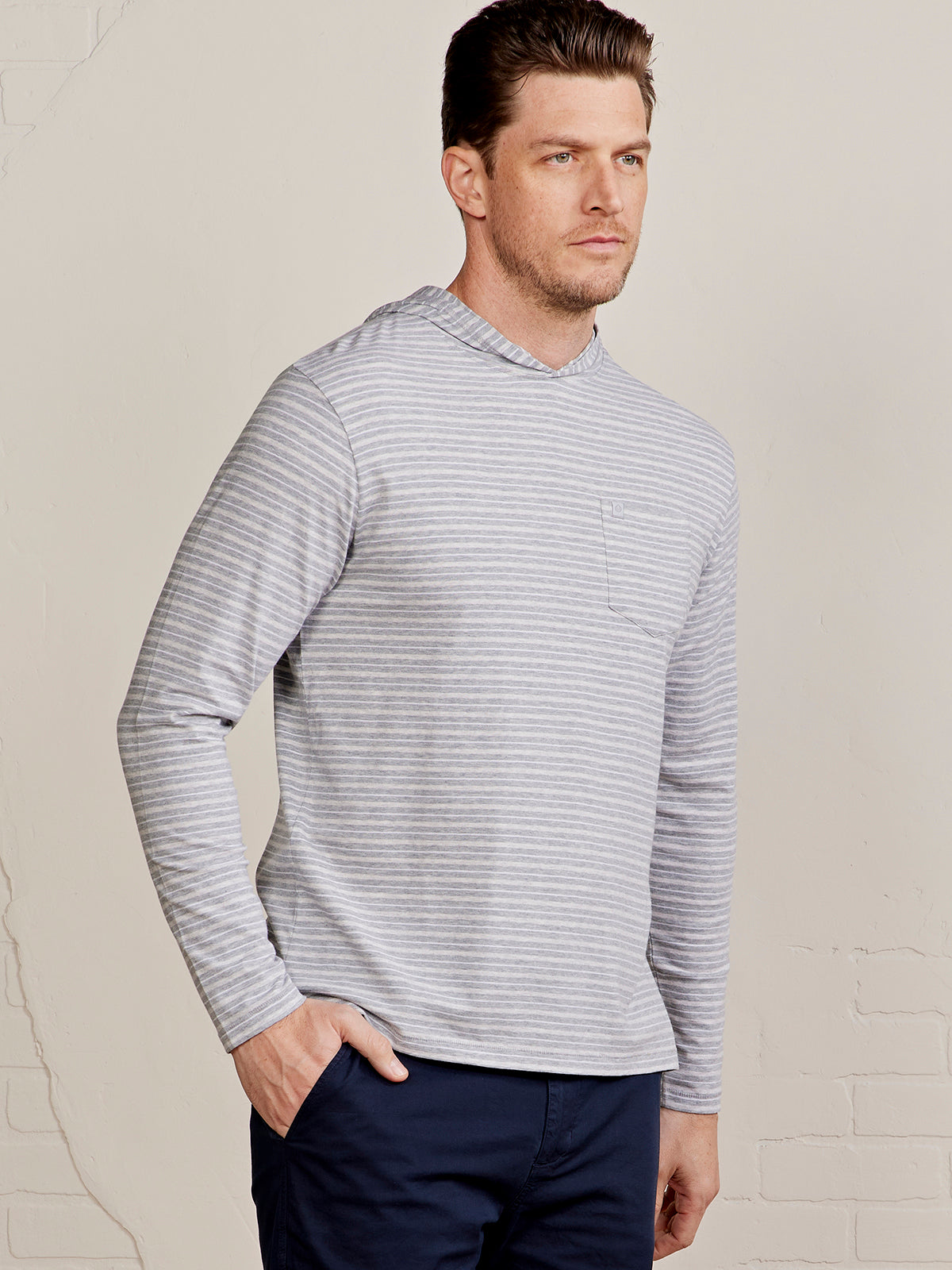 Seaside Wash Pigment Dyed Pocket Hoodie - tasc Performance (PerfectGrayHeather/MarbleHeather)