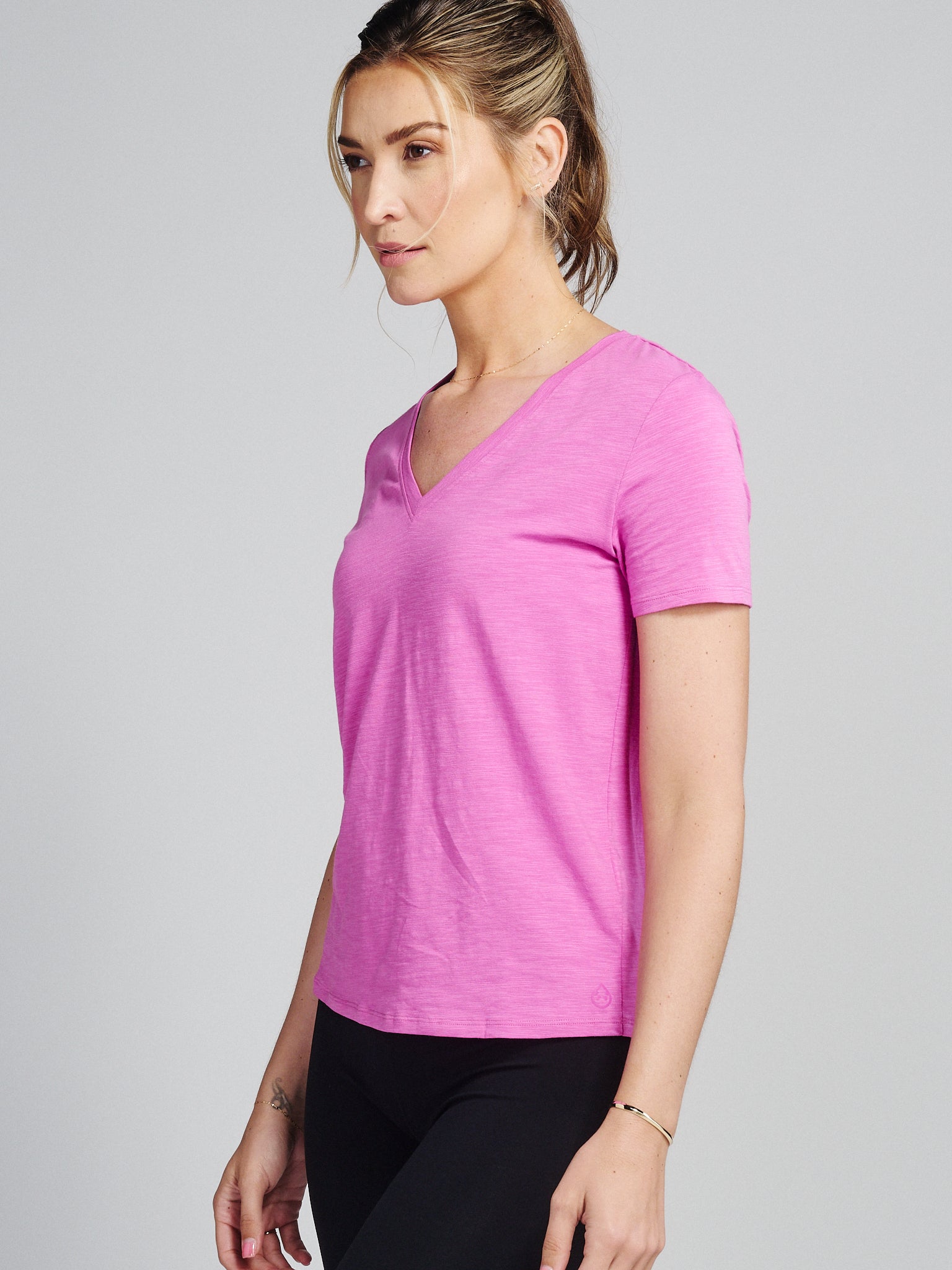 All Day V-Neck T-Shirt tasc performance (Orchid)