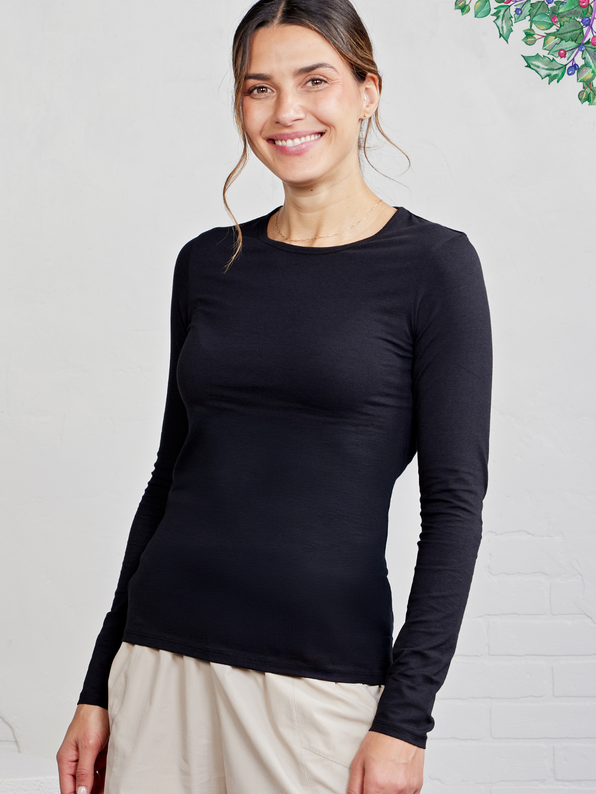 Nola crewneck long sleeve - tasc performance (Black)