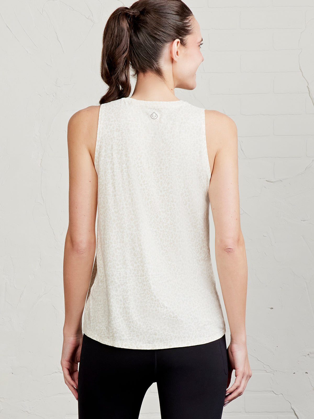 NOLA Tank 2.0 - tasc Performance (CoconutLeopard)