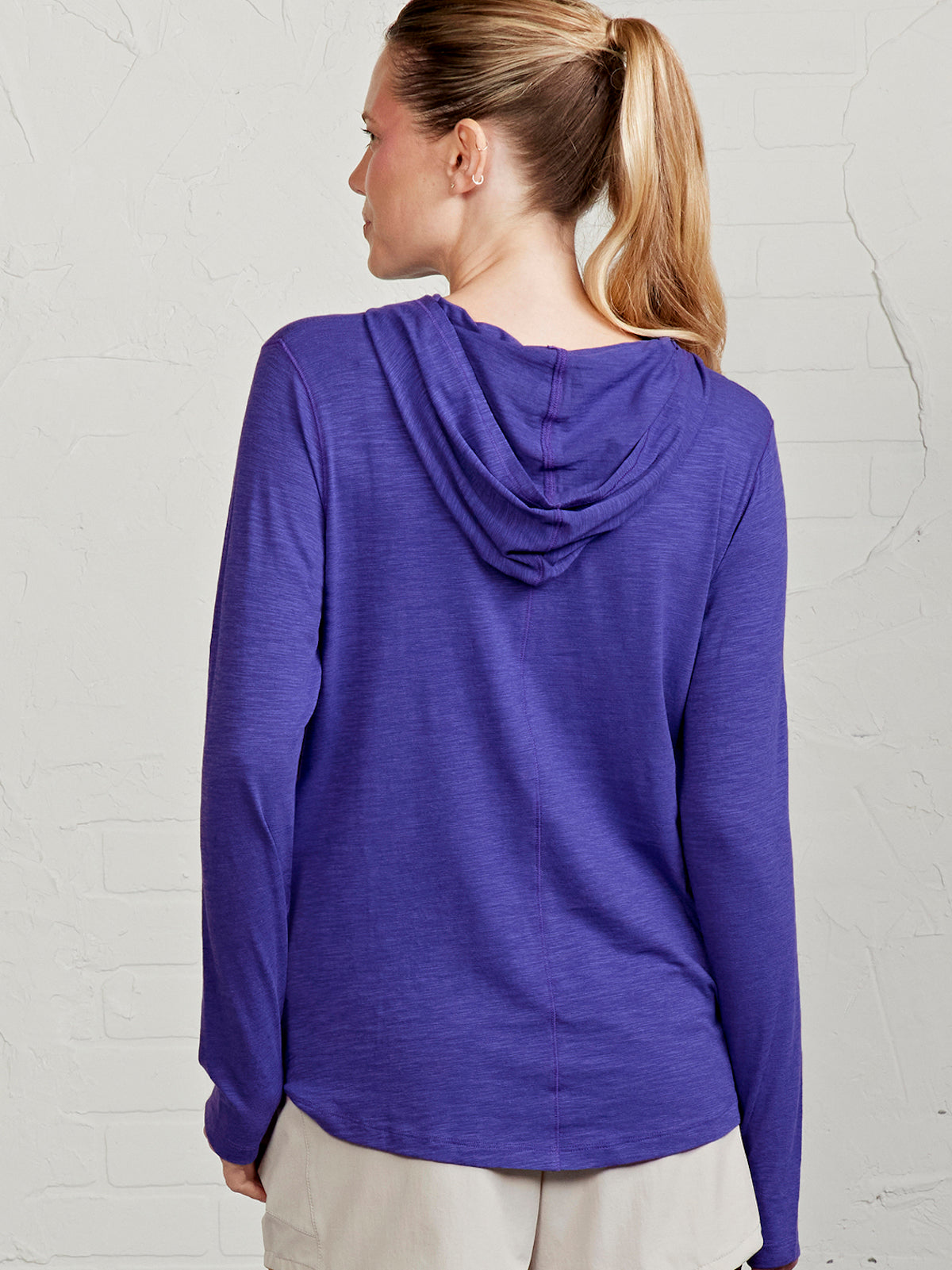 Recess Lightweight Hoodie - LSU - tasc Performance (Supernova)