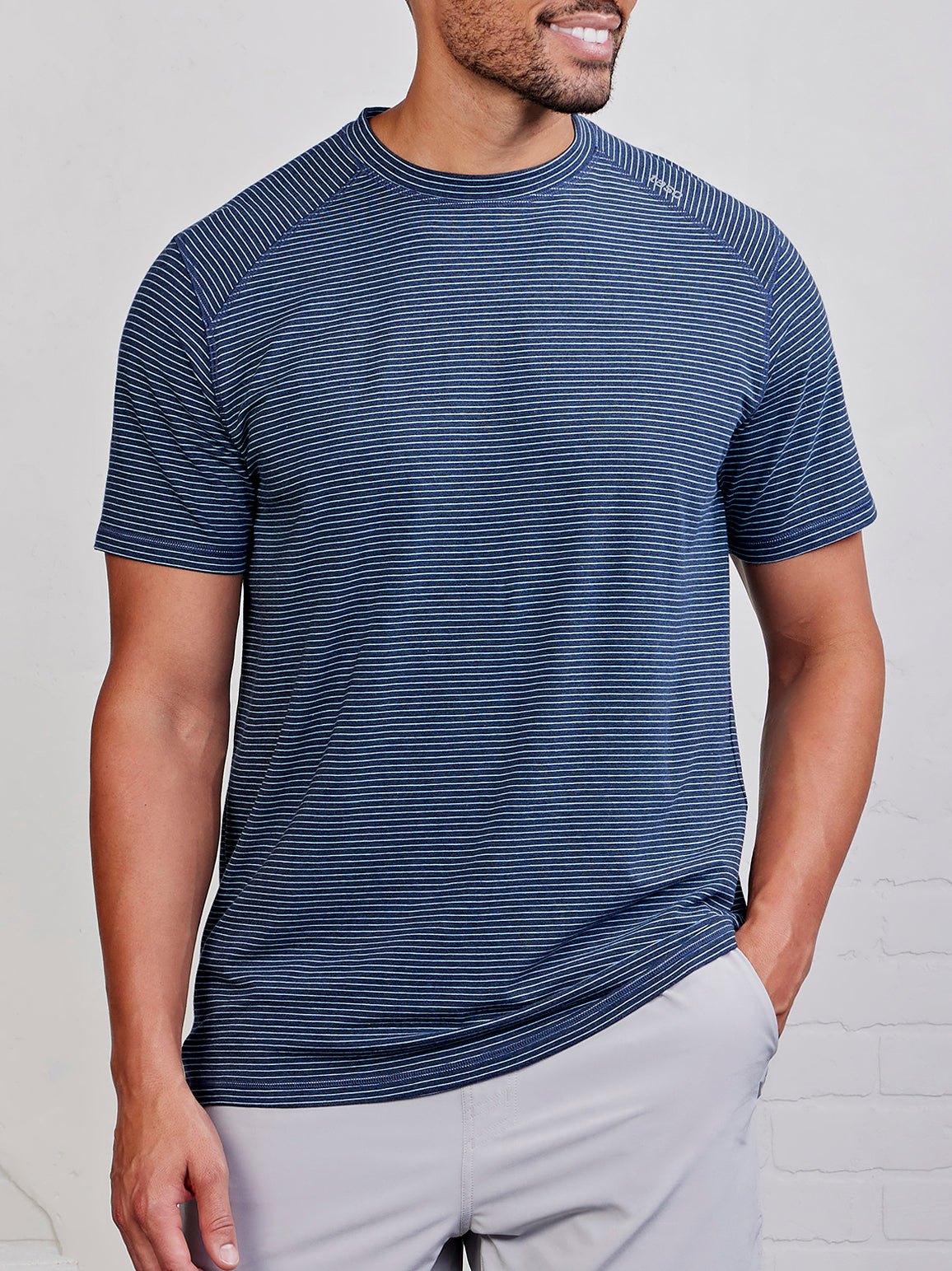 Carrollton Fitness T-Shirt - Mini Stripe - tasc Performance (ClassicNavyHeather/TropicalBlue)