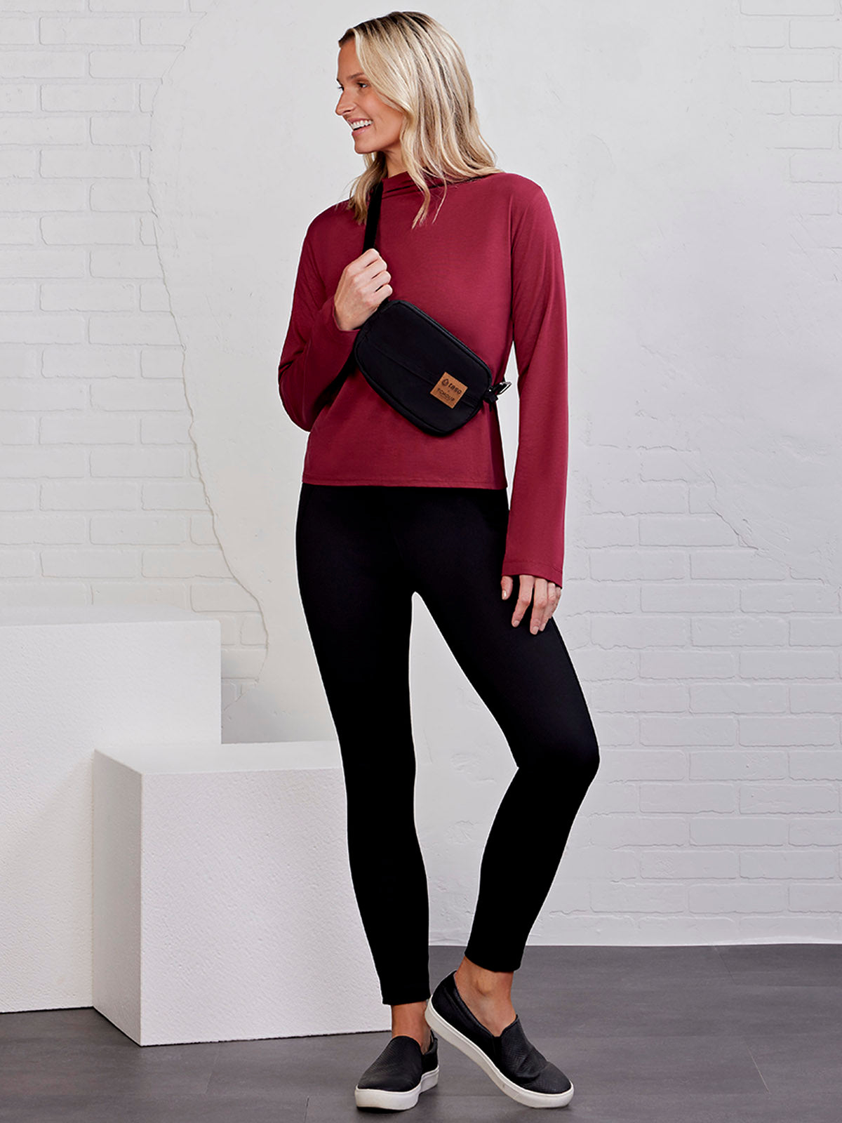 Eversoft Relaxed Long Sleeve Cowl - tasc Performance (Cherrywood)