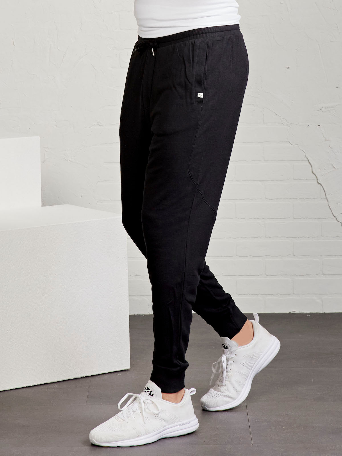 tasc performance stadium jogger (Black)